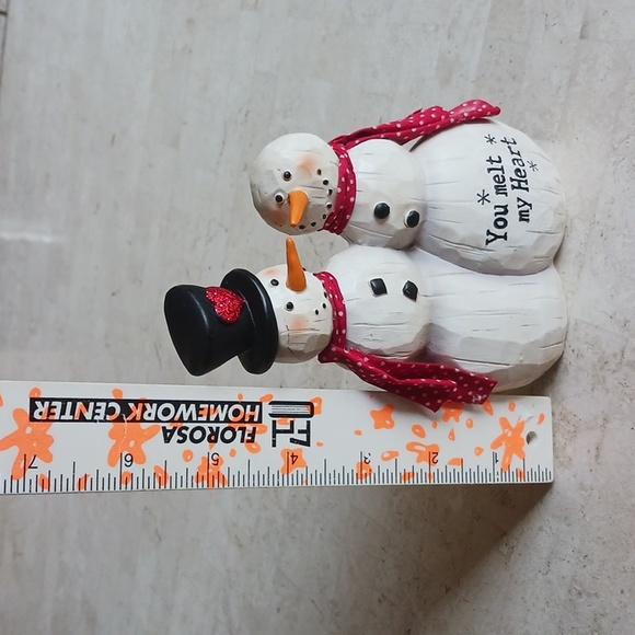 Vintage Snowman couple figurine/"carved wood" hand painted,, 5 1/2" tall..New. - Picture 9 of 12